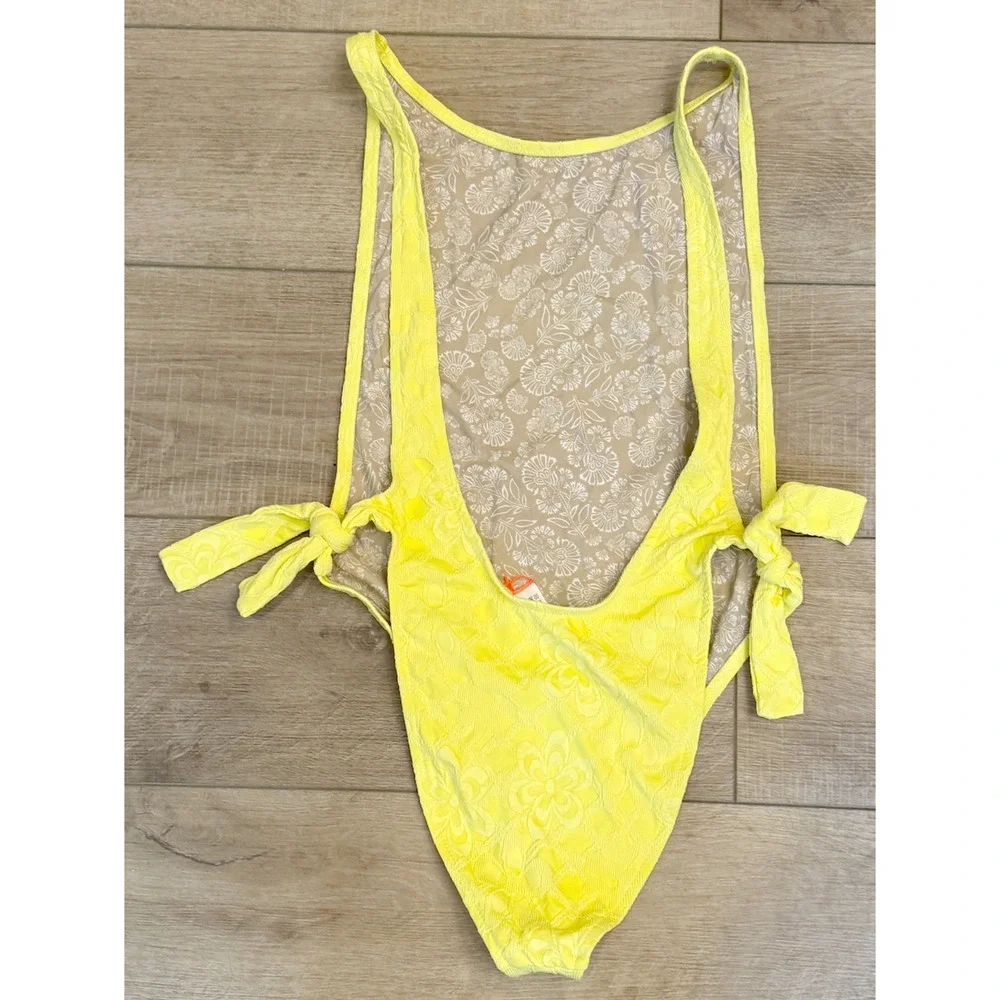 NEW FREE PEOPLE FREE-EST YELLOW TEXTURED FLORAL THE PAMELA ONE PIECE SWIMSUIT M